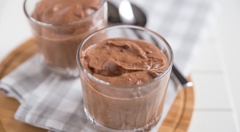 Aprenda a fazer uma mousse de chocolate com apenas 2 ingredientes!