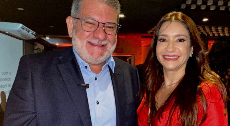 Luiz Mario Moutinho, em evento da Serur Advogado, com sua Cristiana Fontes