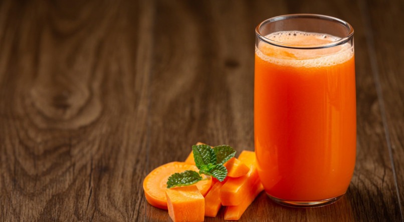Conheça a receita de suco natural que mistura laranja com mamão que vai ajudar acabar com seu intestino preso
