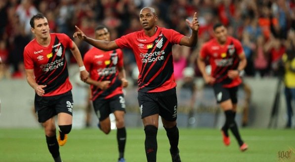 Qual canal vai transmitir o jogo do Athletico-PR hoje, 09/04? Vai passar na tv aberta? Saiba horário, escalações e onde assistir Athletico-PR x Rayo Zuliano ao vivo