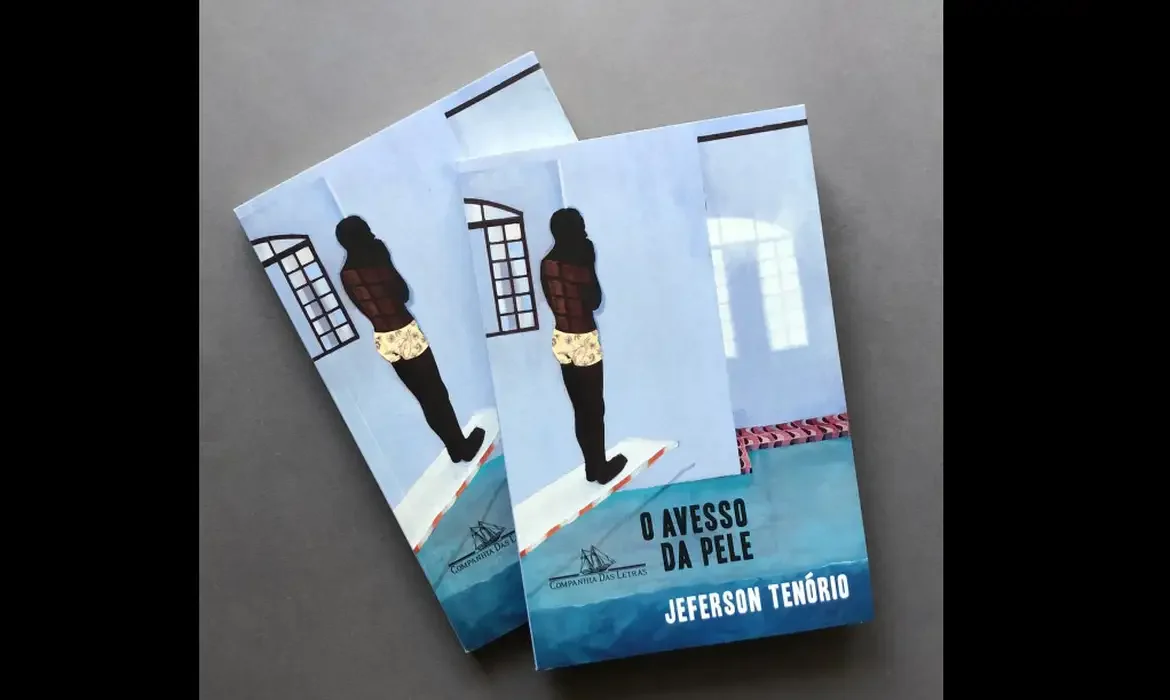 Livro O Avesso da Pele voltará às escolas de Goiás e do Paraná