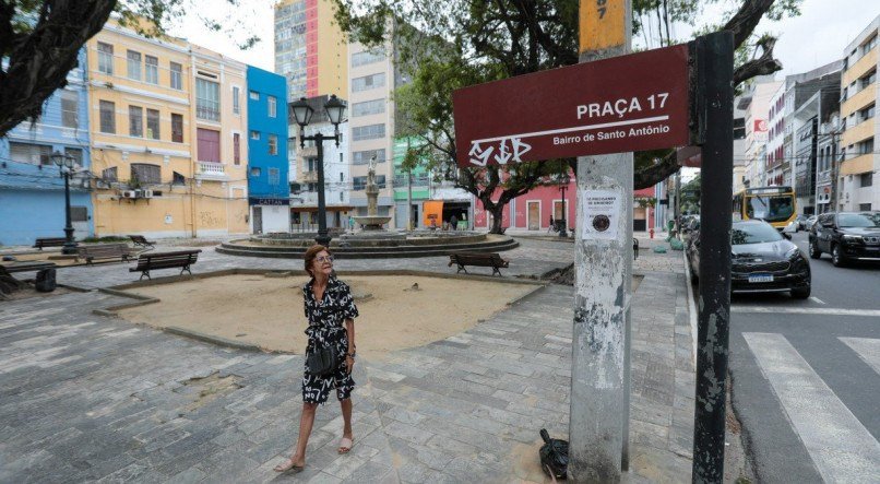 Pra&ccedil;a Dezessete, no bairro de Santo Ant&ocirc;nio, Centro do Recife