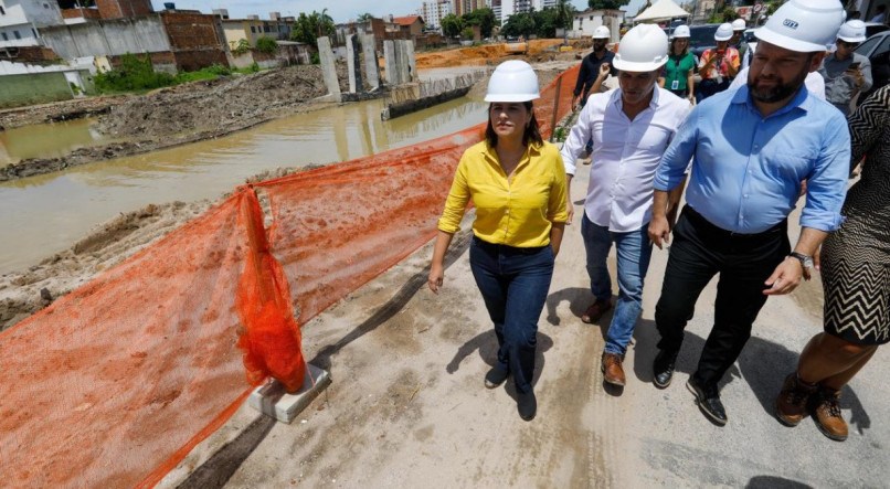 A governadora em exercício visitou os trechos 3 e 4 da obra do canal do Fragoso