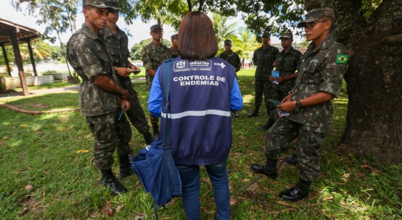 Soldados participantes receberam treinamento promovido pela Prefeitura de Jaboatão dos Guararapes, com o intuito de capacitá-los a atuar com agentes de combate a endemias do município no controle das arboviroses