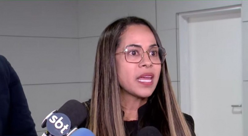 Advogada Graciele Queiroz chegou ao Recife na quinta-feira para fazer a defesa de Carvalheira