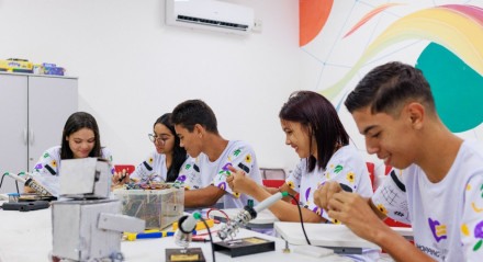 O Instituto Shopping Guararapes, em parceria com a SOFTEX Pernambuco, oferecerá gratuitamente o Curso de Robótica para adolescentes