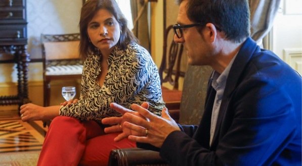 Seguranças da vice-governadora de Pernambuco, Priscila Krause, sofrem tentativa de assalto no Recife. Ladrão foi baleado