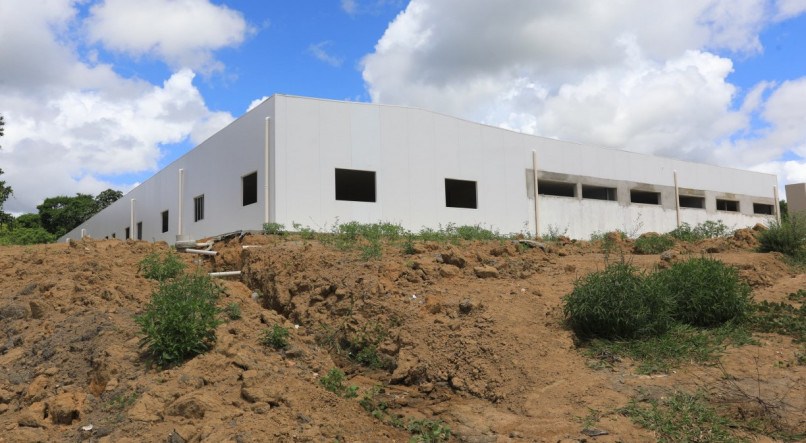 Visita à área onde a Escola de Sargentos será construída em Pernambuco