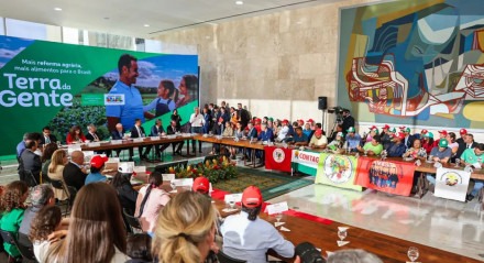 Lula lança programa Terra da Gente