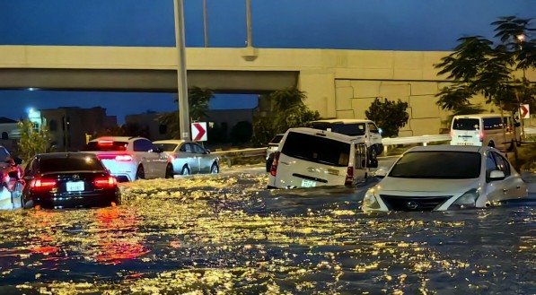 Inundações em Dubai