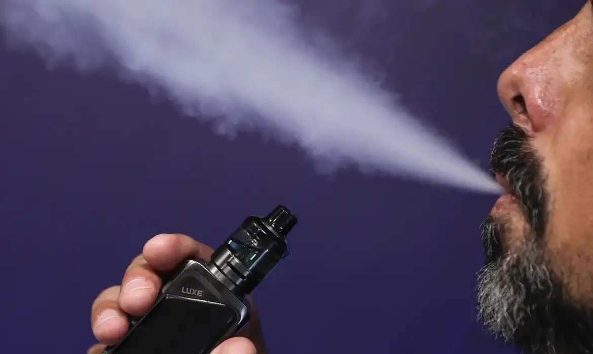 Anvisa avalia proibi o de vapes e cigarros eletr nicos que