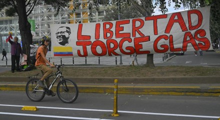 Ex-vice-presidente do Equador, Jorge Glas, lançou um pedido de ajuda aos líderes de Brasil, Colômbia e México, após ser preso no último dia 5, quando a polícia invadiu a embaixada mexicana em Quito