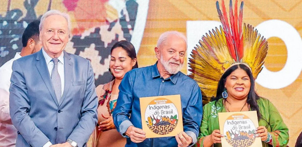O presidente Luiz Inácio Lula da Silva assinou na noite desta quinta-feira (18), decretos de homologação das terras indígenas Aldeia Velha (BA) e Cacique Fontoura (MT)