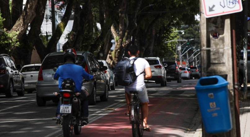 As reclama&ccedil;&otilde;es de ciclistas t&ecirc;m aumentado, inclusive, devido ao risco de sinistros de tr&acirc;nsito, j&aacute; que os flagrantes est&atilde;o por toda a cidade