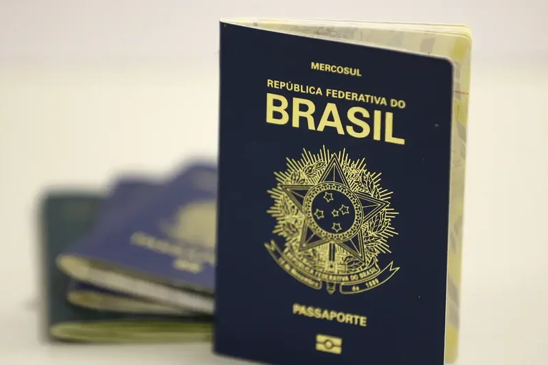 Paralisação orçamentária já impacta serviços consulares e redes sociais