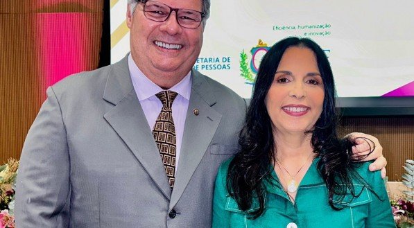 O juiz Marcelo Wanderley e a desembargadora Valéria Wanderley, em evento no TJPE