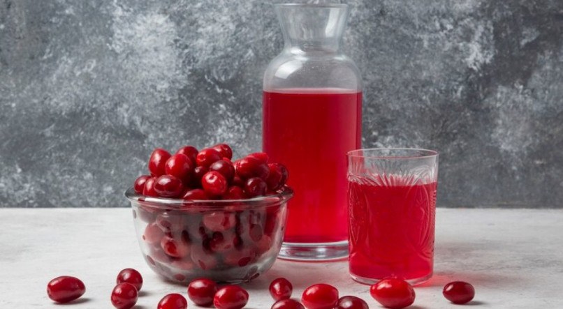 Confira os benef&iacute;cios e a receita do suco de cranberry.