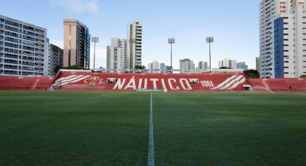 Náutico enfrentou o São Bernardo pela Série C.