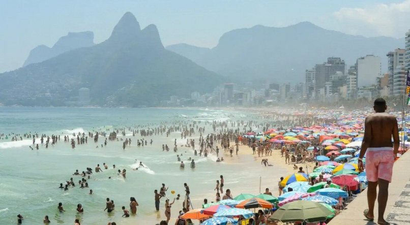 Imagem ilustra praia da cidade do Rio de Janeiro (RJ), onde o Corpus Christi é considerado ponto facultativo