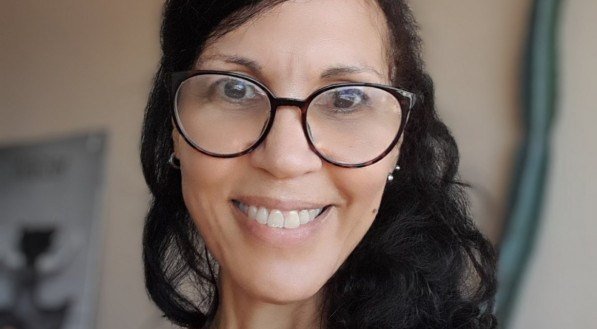 Adriana Carneiro, coreógrafa e pesquisadora, lança o livro no dia 3 de maio 