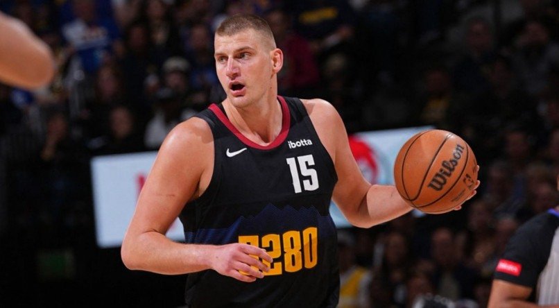 Nikola Jokic em ação pelo Denver Nuggets