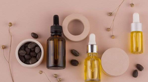 Arranjo de conta gotas com tratamento de óleo de jojoba

