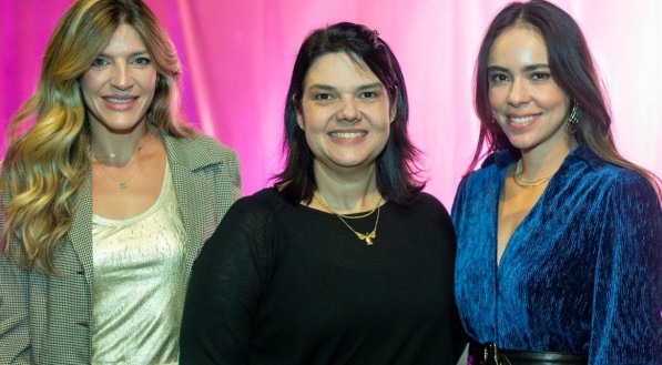 Marina Cunha, Renata Cavalcanti e Mayra Rossiter, em encontro no Shopping Recife