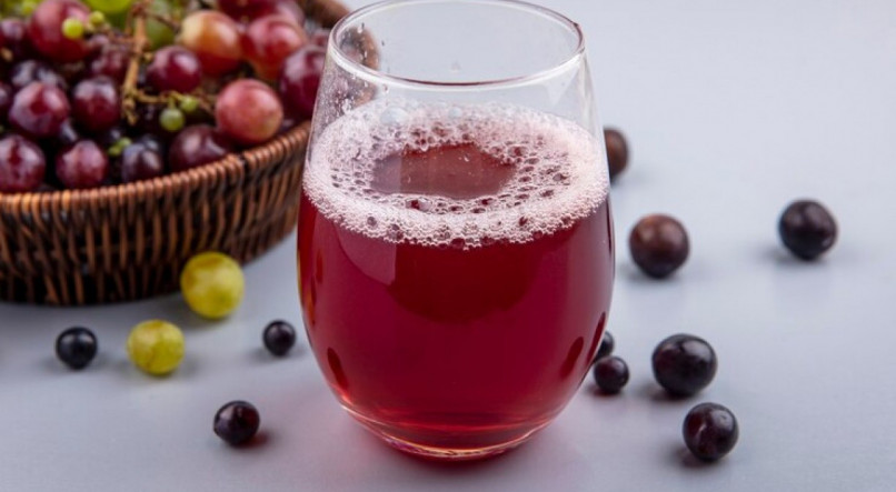 Veja como fazer suco de uva e os benef&iacute;cios da bebida para sa&uacute;de.