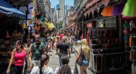 Imagem ilustrativa das ruas do comércio do Rio de Janeiro; feriado deve alterar funcionamento das lojas