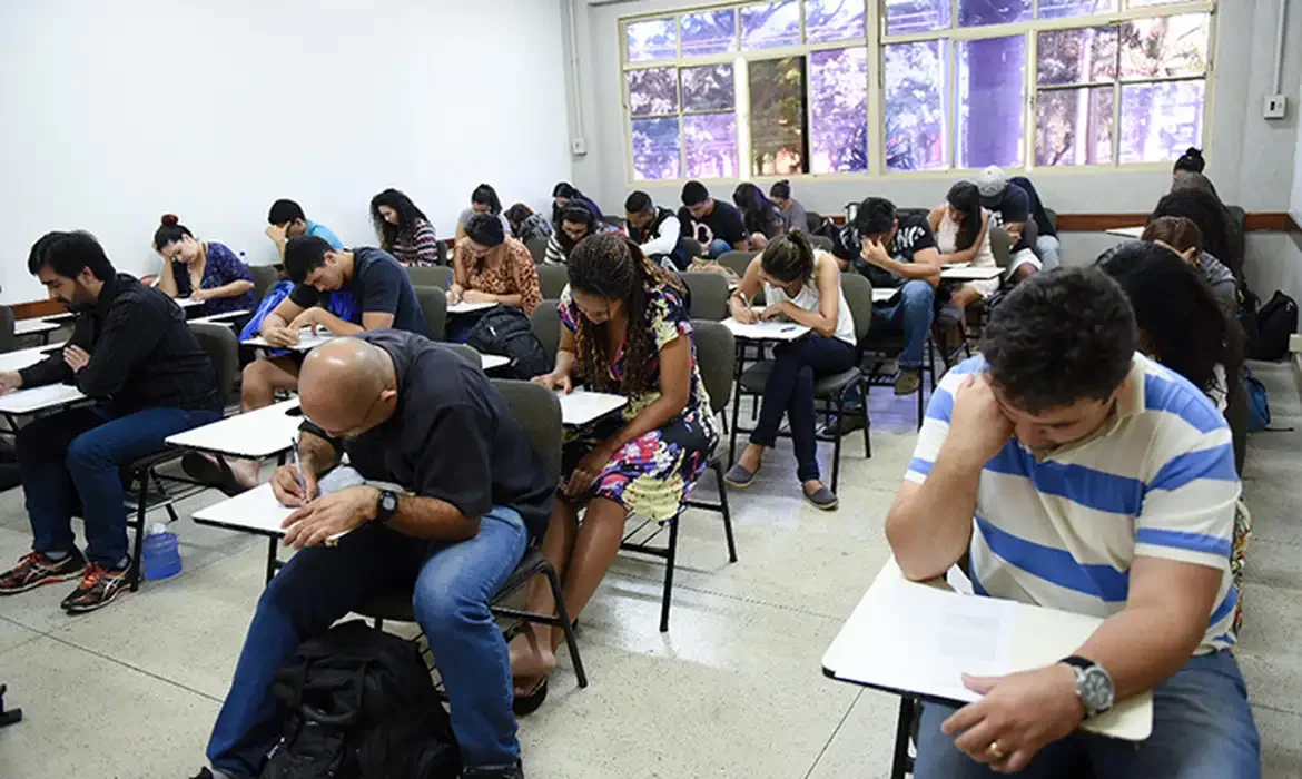 Inscrições para o Encceja começam nesta segunda-feira