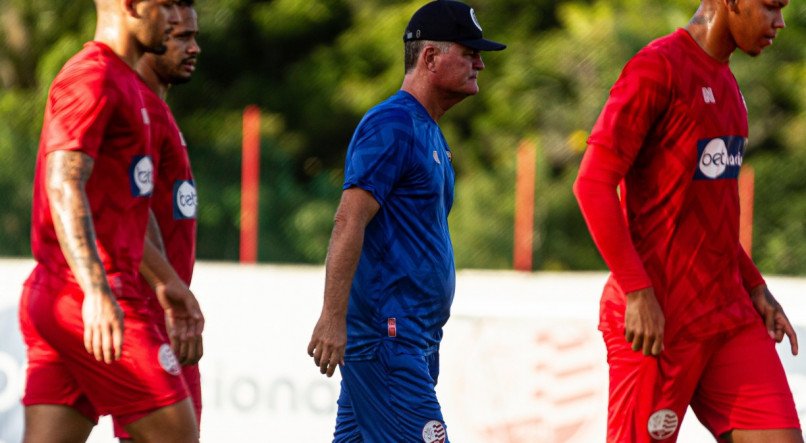 Mazola Jr. comanda treino do Náutico para a Série C