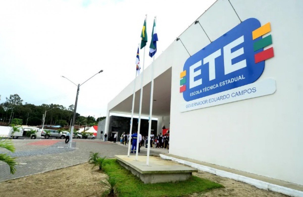 Após críticas, Governo de Pernambuco suspende sorteio para ingresso em Escolas Técnicas