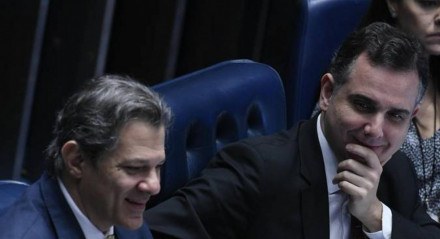 Rodrigo Pacheco reclama das atitudes de Fernando Haddada depois que o Congresso vota contra os projeto sdo Governo Lula. 