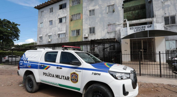 Corpo de enfermeiro, com marcas de violência, é encontrado em apartamento em Olinda