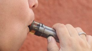 Para aqueles que fumam o cigarro comum, a taxa de sintomas de depress&atilde;o &eacute; de 35%, e de ansiedade, 38%