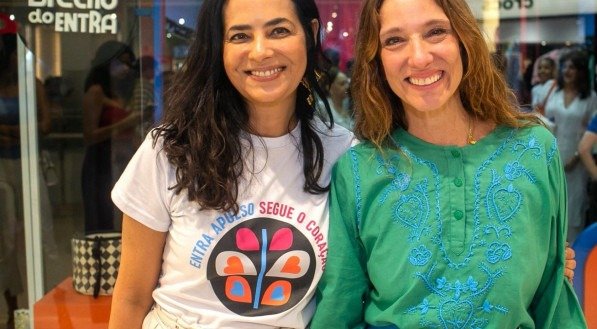 Ione Costa recebe a estilista Isabela Capeto, na inauguração do Brechó do Entra no Shopping Recife