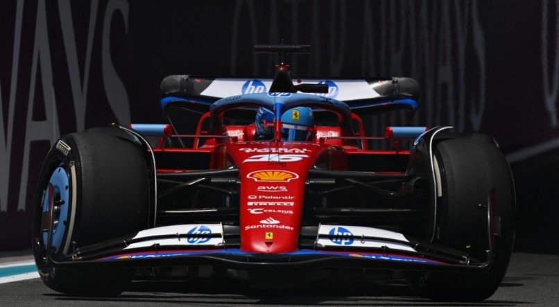 Ferrari tem carro com detalhes em azul no GP de Miami