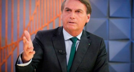 Jair Bolsonaro durante entrevista