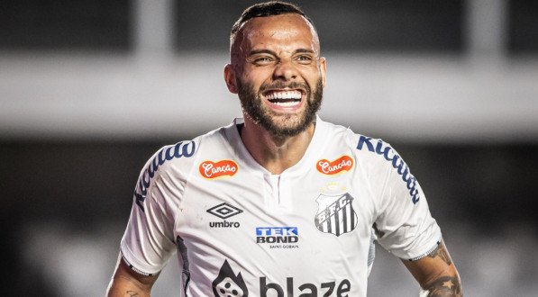 Imagem do atacante Guilherme, do Santos, em a&ccedil;&atilde;o no campo