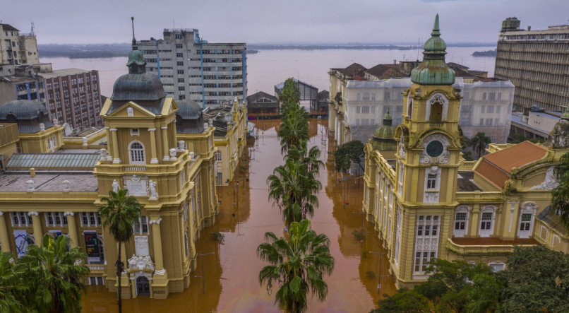 Os moradores dos municípios gaúchos afetados pelas enchentes no estado ganharão mais três meses para pagarem o Imposto de Renda