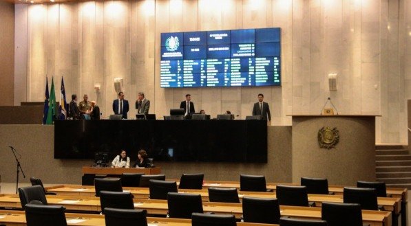 Votação sobre fim das faixas salariais dos militares acontece no plenário da Assembleia Legislativa de Pernambuco