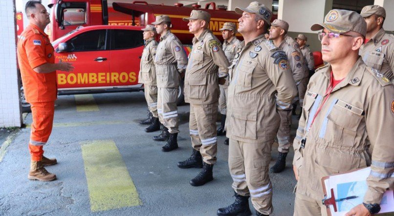 Ao todo, 21 militares do CBMPE e quatro agentes da Defesa Civil iniciarão o deslocamento, por terra, em direção ao Rio Grande do Sul