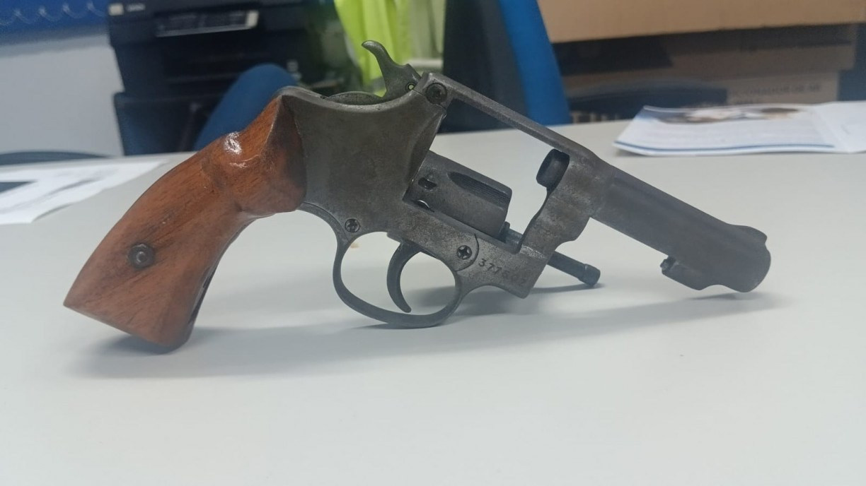 Arma usada pelo assaltante que tentou roubar a equipe da Casa Militar que faz a segurança da vice-governadora Priscila Krause