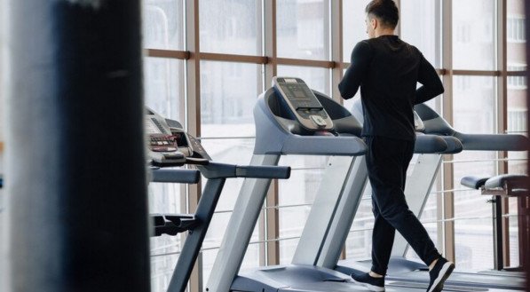 Veja se &eacute; melhor fazer cardio antes ou depois do treino se o seu objetivo &eacute; emagrecer.