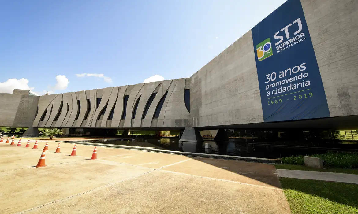 O TJDFT já havia determinado a uma faculdade de Brasília que cobrasse de um grupo de alunos do primeiro semestre de medicina a mesma mensalidade estipulada para os veteranos do curso