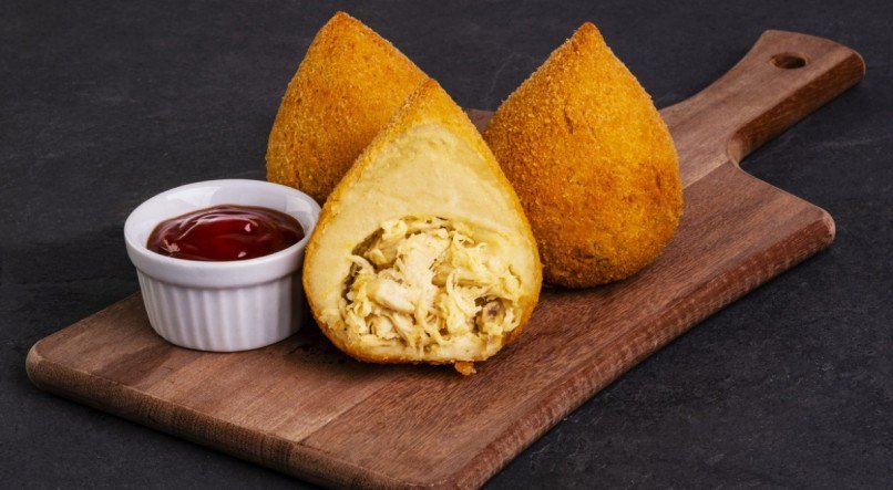 Imagem ilustrativa de coxinha de frango fit