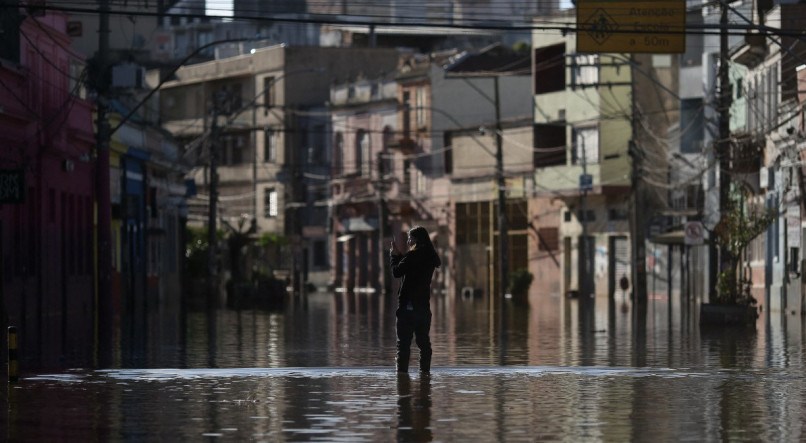 Mais de 617.000 pessoas foram retiradas de seus lares pelas inundações
