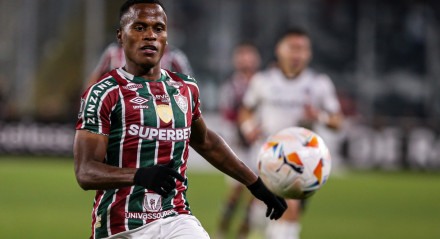 Arias, atacante do Fluminense