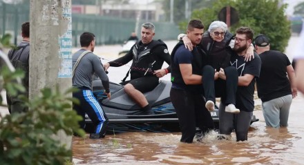  A tragédia das chuvas no Rio Grande do Sul provocaram a morte de mais de 100 pessoas
