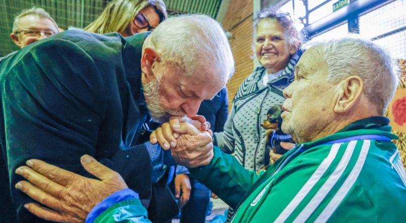 Lula visita abrigos e anuncia liberação de recursos para o Rio Grande do Sul